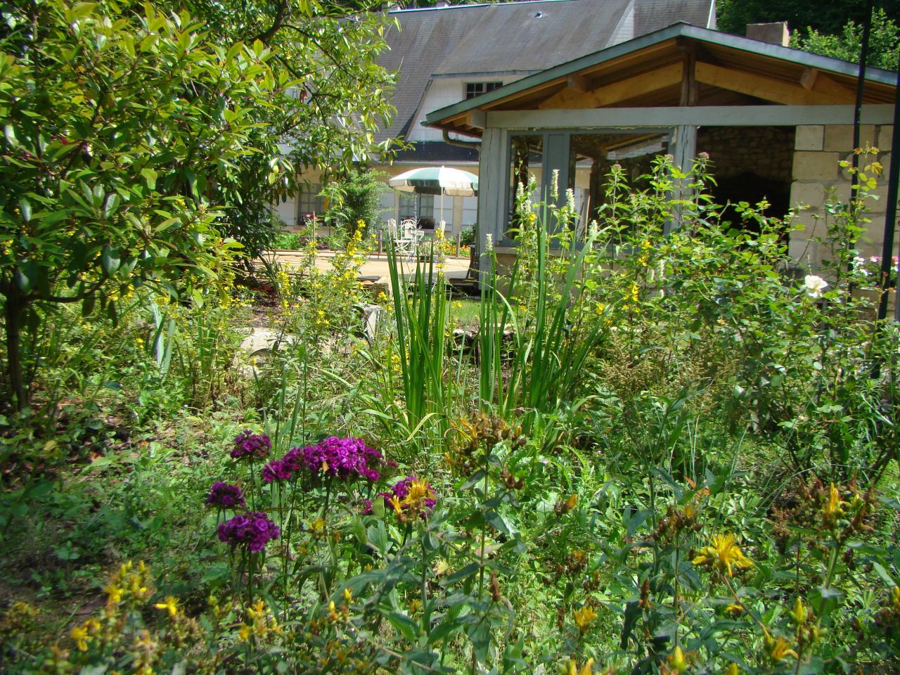 Le BBQ du B&B le jardin de saint jean -3