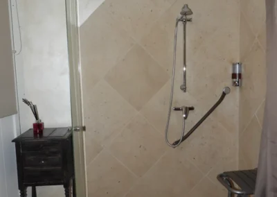 Chambre dans un cadre verdoyant